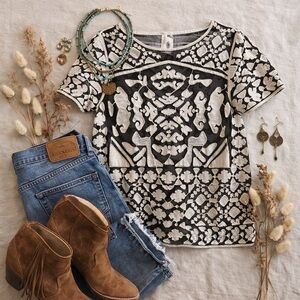 ⸻
Anthropologie Everleigh Embroidered Sheer Top
Black & Ivory Lace Blouse Med